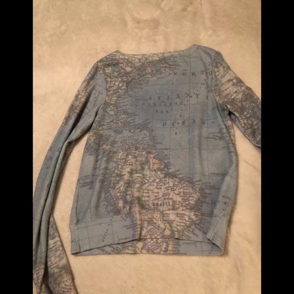Rare ๐ฅ plain Wildfox map jumper - Picture 3 of 4